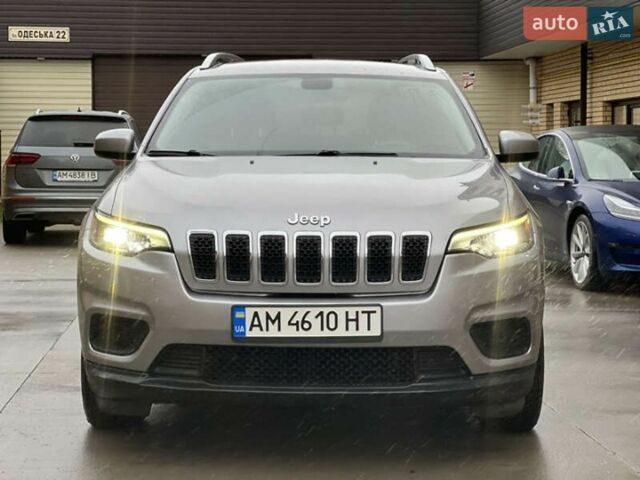 Сірий Джип Cherokee, об'ємом двигуна 2.36 л та пробігом 102 тис. км за 14200 $, фото 1 на Automoto.ua