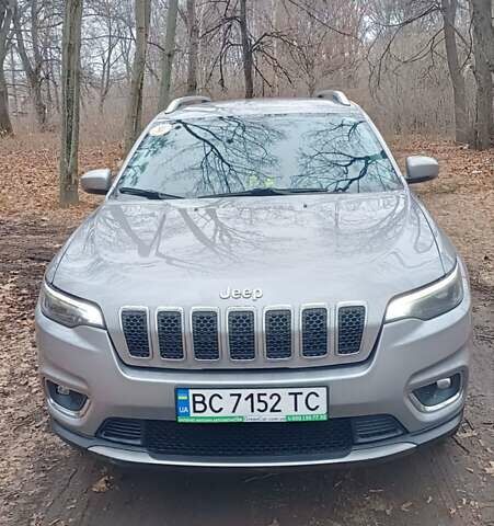 Сірий Джип Cherokee, об'ємом двигуна 3.2 л та пробігом 161 тис. км за 18299 $, фото 1 на Automoto.ua