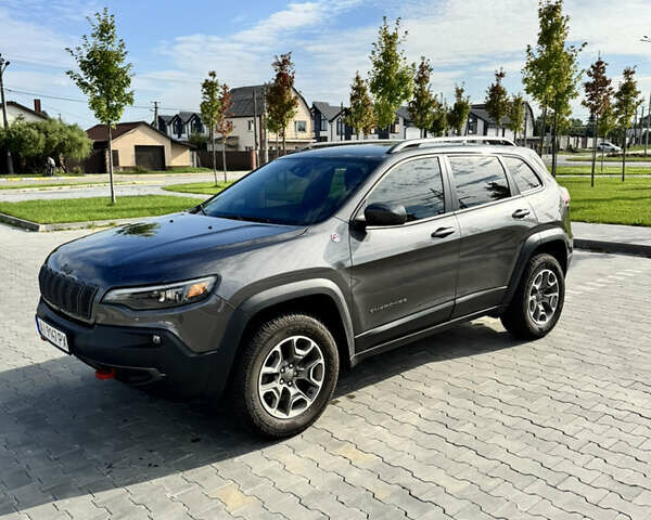 Серый Джип Чероки, объемом двигателя 3.24 л и пробегом 124 тыс. км за 18900 $, фото 1 на Automoto.ua