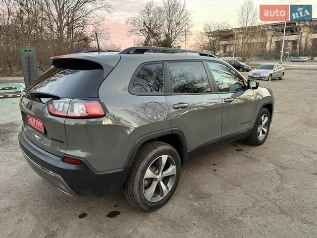 Сірий Джип Cherokee, об'ємом двигуна 3.24 л та пробігом 55 тис. км за 21800 $, фото 1 на Automoto.ua