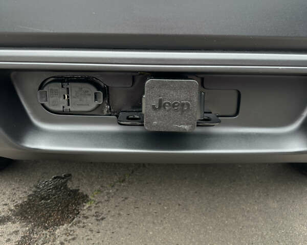 Сірий Джип Cherokee, об'ємом двигуна 3.2 л та пробігом 93 тис. км за 19999 $, фото 1 на Automoto.ua