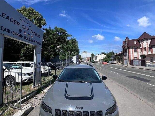 Сірий Джип Cherokee, об'ємом двигуна 3.24 л та пробігом 119 тис. км за 20000 $, фото 1 на Automoto.ua