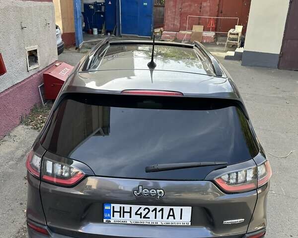Сірий Джип Cherokee, об'ємом двигуна 3.24 л та пробігом 57 тис. км за 19800 $, фото 1 на Automoto.ua