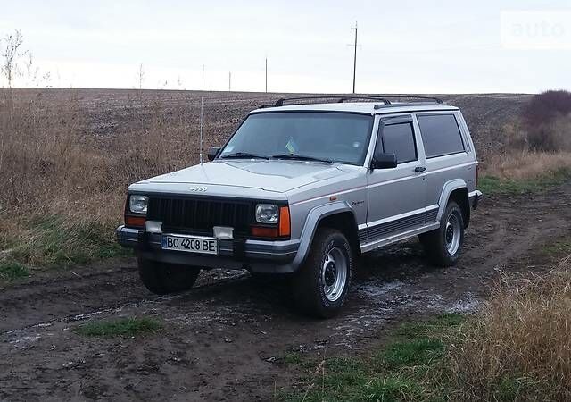 Сірий Джип Cherokee, об'ємом двигуна 2.1 л та пробігом 268 тис. км за 5600 $, фото 1 на Automoto.ua