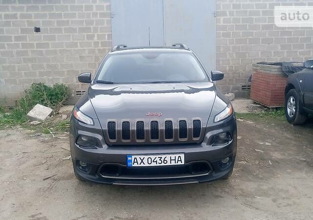 Сірий Джип Cherokee, об'ємом двигуна 2.4 л та пробігом 1 тис. км за 37000 $, фото 1 на Automoto.ua