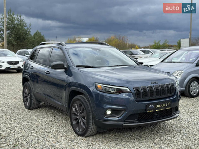 Синий Джип Чероки, объемом двигателя 3.24 л и пробегом 111 тыс. км за 21500 $, фото 1 на Automoto.ua