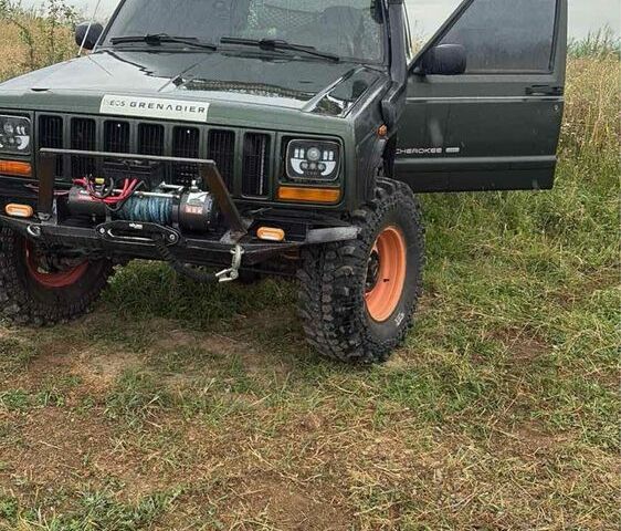 Зелений Джип Cherokee, об'ємом двигуна 0 л та пробігом 200 тис. км за 8908 $, фото 1 на Automoto.ua