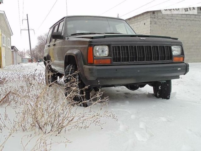 Зелений Джип Cherokee, об'ємом двигуна 4 л та пробігом 215 тис. км за 6500 $, фото 1 на Automoto.ua