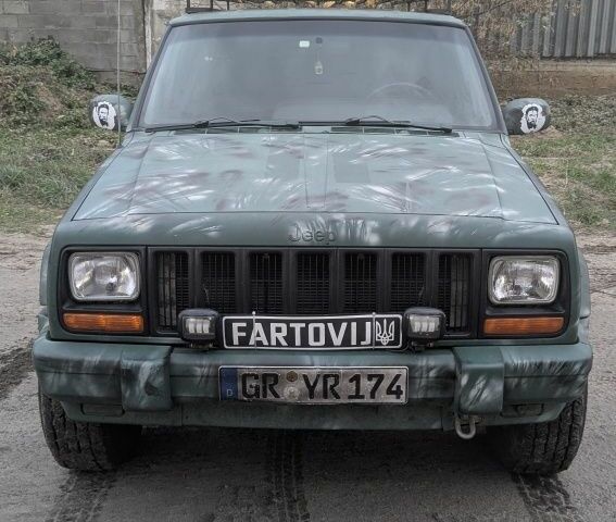 Зеленый Джип Чероки, объемом двигателя 2.5 л и пробегом 308 тыс. км за 3000 $, фото 1 на Automoto.ua