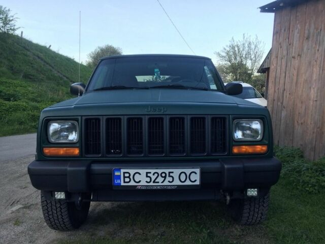 Зелений Джип Cherokee, об'ємом двигуна 4 л та пробігом 217 тис. км за 7600 $, фото 1 на Automoto.ua