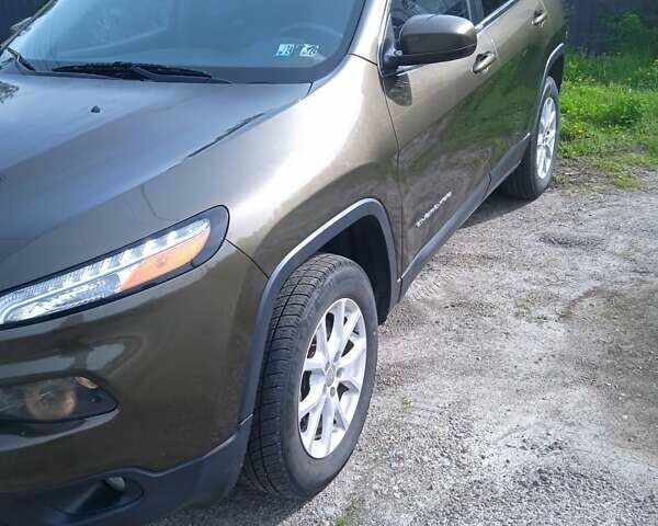 Зеленый Джип Чероки, объемом двигателя 2.36 л и пробегом 237 тыс. км за 11500 $, фото 1 на Automoto.ua