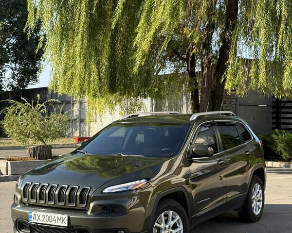Зеленый Джип Чероки, объемом двигателя 2.36 л и пробегом 180 тыс. км за 12350 $, фото 1 на Automoto.ua