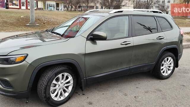 Зеленый Джип Чероки, объемом двигателя 2.36 л и пробегом 42 тыс. км за 17750 $, фото 1 на Automoto.ua