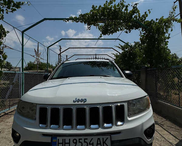 Белый Джип Компас, объемом двигателя 2.36 л и пробегом 316 тыс. км за 8300 $, фото 1 на Automoto.ua