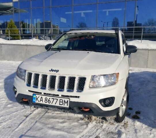 Белый Джип Компас, объемом двигателя 2.36 л и пробегом 198 тыс. км за 9300 $, фото 1 на Automoto.ua