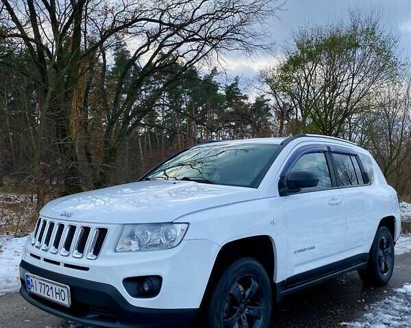 Білий Джип Compass, об'ємом двигуна 2.36 л та пробігом 192 тис. км за 10400 $, фото 1 на Automoto.ua