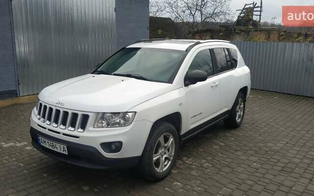 Белый Джип Компас, объемом двигателя 2.14 л и пробегом 320 тыс. км за 7600 $, фото 1 на Automoto.ua