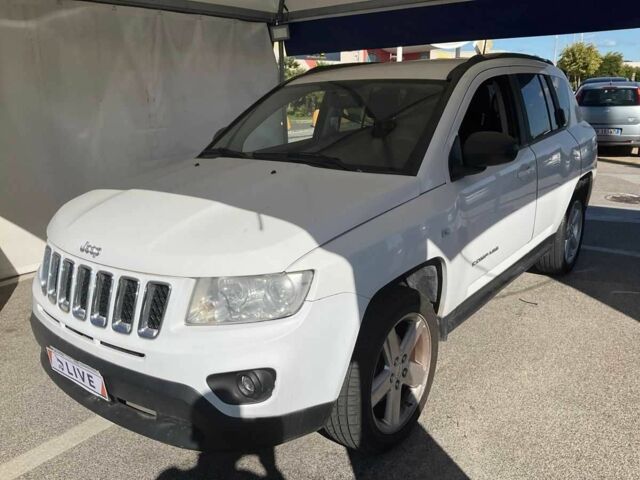 Білий Джип Compass, об'ємом двигуна 2.2 л та пробігом 235 тис. км за 4490 $, фото 1 на Automoto.ua