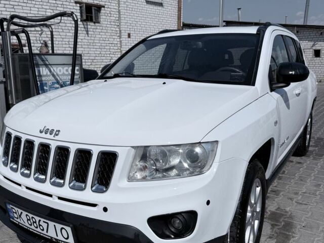 Білий Джип Compass, об'ємом двигуна 2.4 л та пробігом 310 тис. км за 8500 $, фото 1 на Automoto.ua