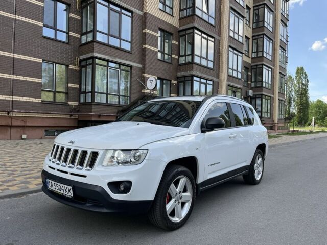 Білий Джип Compass, об'ємом двигуна 2.4 л та пробігом 255 тис. км за 9200 $, фото 1 на Automoto.ua