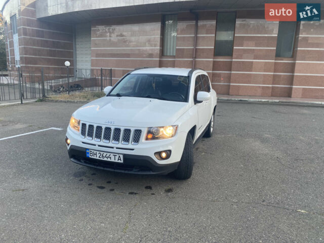 Білий Джип Compass, об'ємом двигуна 2.36 л та пробігом 202 тис. км за 9150 $, фото 1 на Automoto.ua