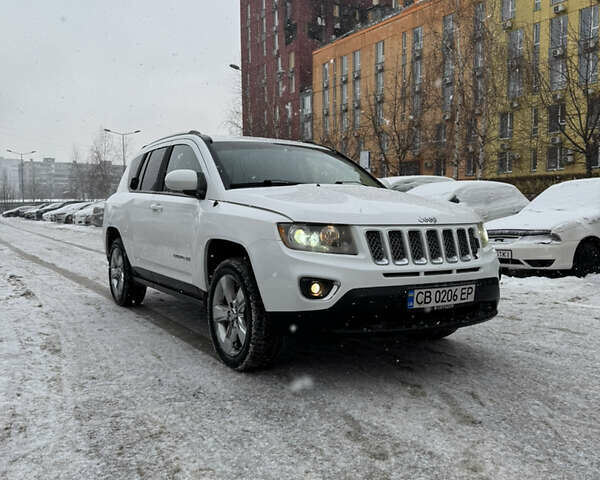 Білий Джип Compass, об'ємом двигуна 2.36 л та пробігом 254 тис. км за 9300 $, фото 1 на Automoto.ua