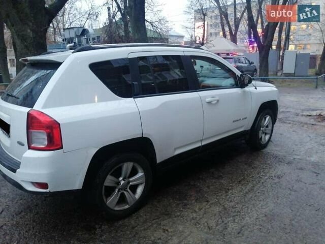 Белый Джип Компас, объемом двигателя 2.36 л и пробегом 151 тыс. км за 8999 $, фото 1 на Automoto.ua
