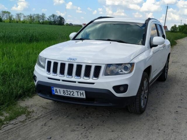 Белый Джип Компас, объемом двигателя 2.4 л и пробегом 160 тыс. км за 8038 $, фото 1 на Automoto.ua
