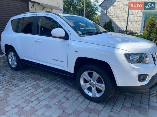 Білий Джип Compass, об'ємом двигуна 2.36 л та пробігом 78 тис. км за 12200 $, фото 1 на Automoto.ua