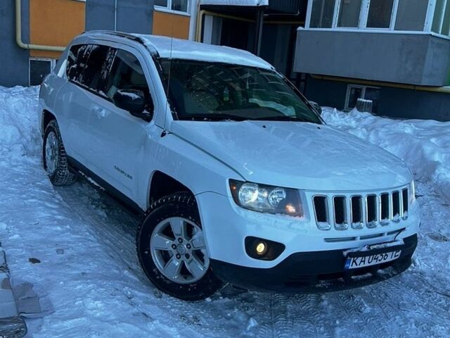 Белый Джип Компас, объемом двигателя 2 л и пробегом 193 тыс. км за 8500 $, фото 1 на Automoto.ua