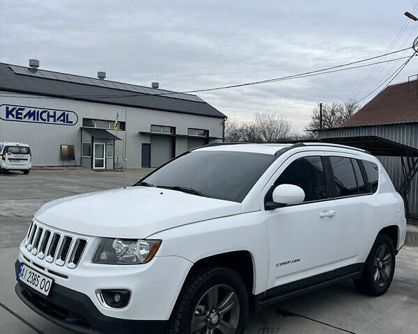 Белый Джип Компас, объемом двигателя 2.36 л и пробегом 264 тыс. км за 10700 $, фото 1 на Automoto.ua