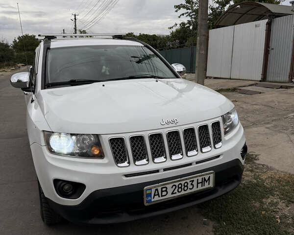 Білий Джип Compass, об'ємом двигуна 2 л та пробігом 118 тис. км за 12000 $, фото 1 на Automoto.ua