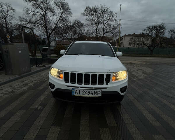 Білий Джип Compass, об'ємом двигуна 2.36 л та пробігом 105 тис. км за 8000 $, фото 1 на Automoto.ua