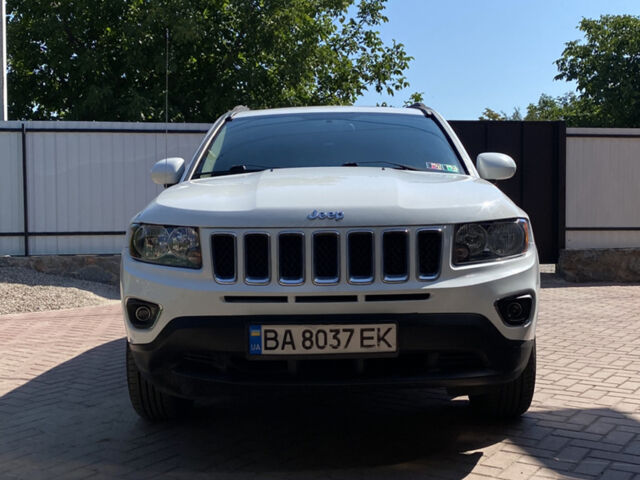 Білий Джип Compass, об'ємом двигуна 2.36 л та пробігом 200 тис. км за 9100 $, фото 1 на Automoto.ua