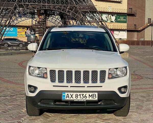 Білий Джип Compass, об'ємом двигуна 2.4 л та пробігом 174 тис. км за 10300 $, фото 1 на Automoto.ua
