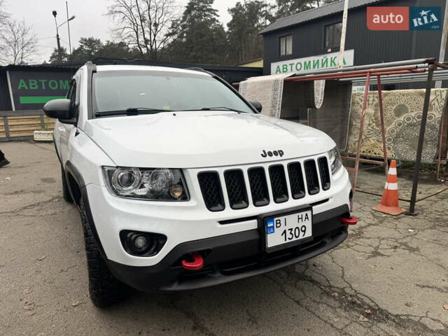 Белый Джип Компас, объемом двигателя 2.4 л и пробегом 104 тыс. км за 10900 $, фото 1 на Automoto.ua