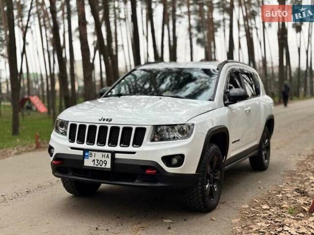 Белый Джип Компас, объемом двигателя 2.36 л и пробегом 170 тыс. км за 8700 $, фото 1 на Automoto.ua