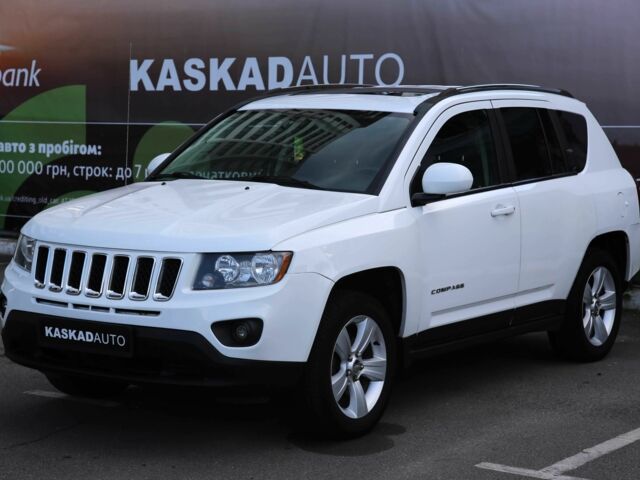 Білий Джип Compass, об'ємом двигуна 2.4 л та пробігом 175 тис. км за 9900 $, фото 1 на Automoto.ua