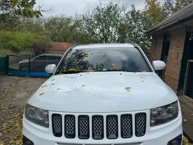 Білий Джип Compass, об'ємом двигуна 2 л та пробігом 305 тис. км за 9500 $, фото 1 на Automoto.ua