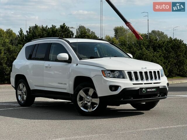 Білий Джип Compass, об'ємом двигуна 2.4 л та пробігом 179 тис. км за 10999 $, фото 1 на Automoto.ua