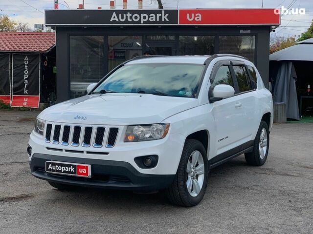 Джип Compass 2016 у Вінниці на Automoto.ua Білий Джип Compass, об'ємом двигуна 2.4 л та пробігом 133 тис. км за 11890 $, фото 1 на Automoto.ua