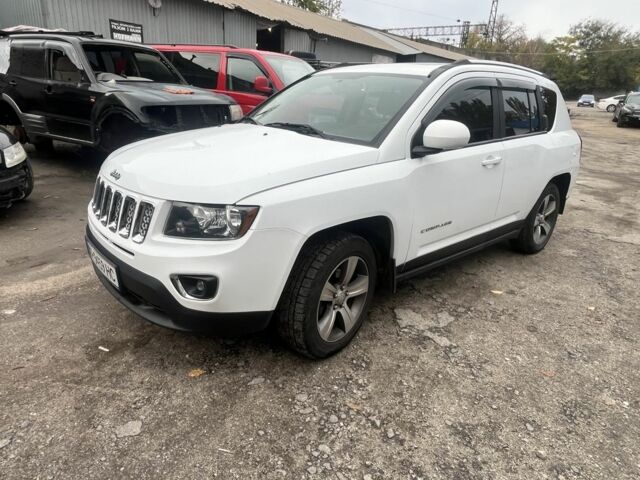 Білий Джип Compass, об'ємом двигуна 2 л та пробігом 126 тис. км за 12000 $, фото 1 на Automoto.ua