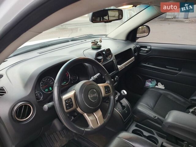 Білий Джип Compass, об'ємом двигуна 2.36 л та пробігом 93 тис. км за 10600 $, фото 1 на Automoto.ua
