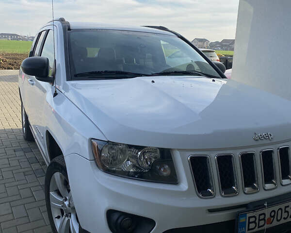 Белый Джип Компас, объемом двигателя 2.36 л и пробегом 155 тыс. км за 11000 $, фото 1 на Automoto.ua