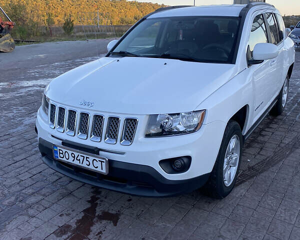 Белый Джип Компас, объемом двигателя 2.4 л и пробегом 165 тыс. км за 10900 $, фото 1 на Automoto.ua