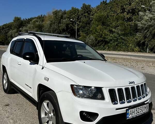 Білий Джип Compass, об'ємом двигуна 2.36 л та пробігом 247 тис. км за 10500 $, фото 1 на Automoto.ua