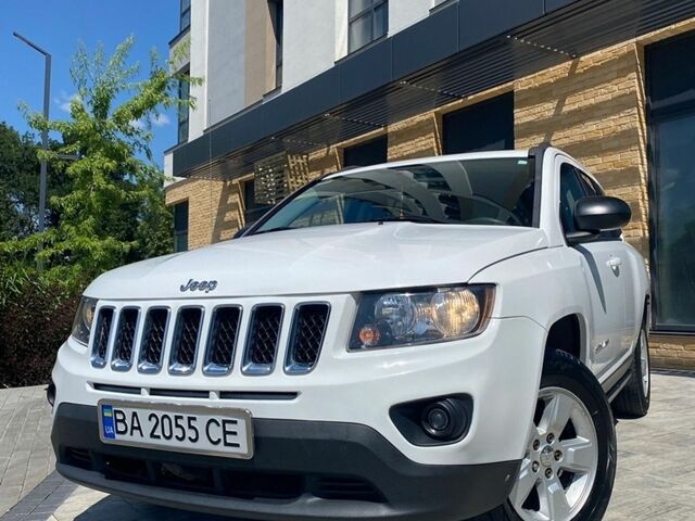 Белый Джип Компас, объемом двигателя 2 л и пробегом 172 тыс. км за 11000 $, фото 1 на Automoto.ua