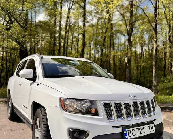 Белый Джип Компас, объемом двигателя 2.36 л и пробегом 135 тыс. км за 12300 $, фото 1 на Automoto.ua