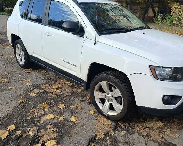 Джип Compass 2016 у Києві на Automoto.ua Білий Джип Compass, об'ємом двигуна 2 л та пробігом 150 тис. км за 10000 $, фото 1 на Automoto.ua