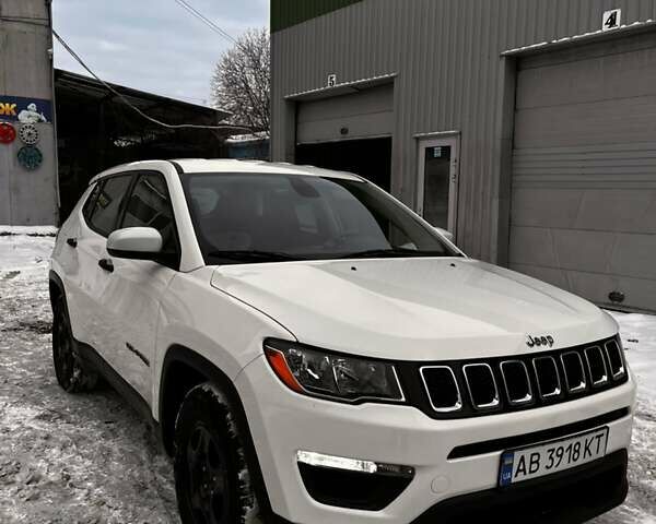 Білий Джип Compass, об'ємом двигуна 2.36 л та пробігом 205 тис. км за 11999 $, фото 1 на Automoto.ua
